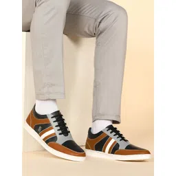 Paragon Men Colourblocked Cushioned Insole Sneakers