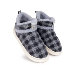 CASSIEY Women Checked Slip On Indoor & Out Door Winter Boots