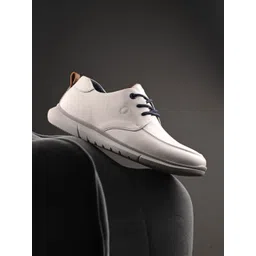 Egoss Men Textured Round Toe Comfort Insole Leather Lace-Ups Sneakers