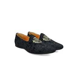 House of Pataudi Men Embroidered Light Weight Casual Slip On Mojaris