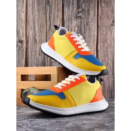 WIXOM Men Colourblocked Sneakers