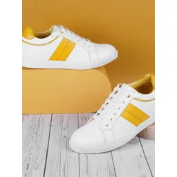 Mochi Men Colourblocked Sneakers