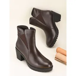 The Roadster Lifestyle Co Women Ankle Chelsea Boots