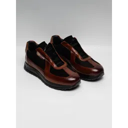 ZEESH Men Textured Leather Slip-On Sneakers