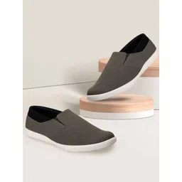 FAUSTO Men Grey Slip-On Sneakers