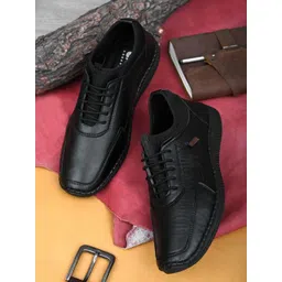 Rising Wolf Men Round Toe Lightweight Sneakers