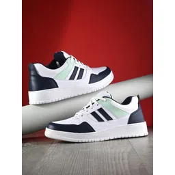 The Roadster Lifestyle Co. Men White & Navy Blue Colourblocked Lightweight Sneakers