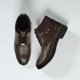 Trendy & Durable Men’s Boots – Perfect for Everyday Wear Boots For Men