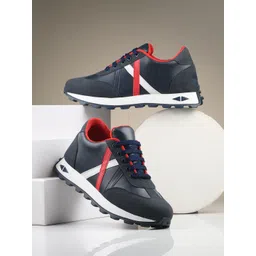 The Roadster Lifestyle Co. Men Colorblocked Running Sports Shoes