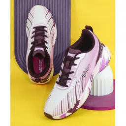CAMP STREAK Running Shoes For Women