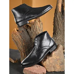 INVICTUS Men Black Solid Flat Boots