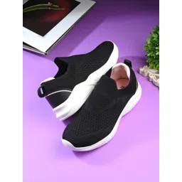 HRX by Hrithik Roshan Women Mesh Walking Shoes