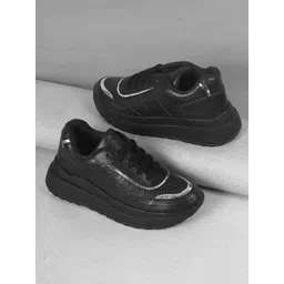 The Roadster Lifestyle Co. Women Black Textured Lightweight Running Shoes