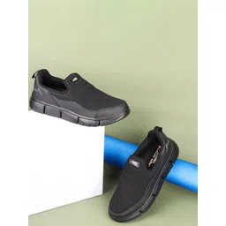 JQR Men Textured Running Non-Marking Shoes