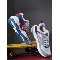 Duke Men Mesh Colourblocked Walking Shoes