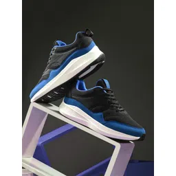 OFF LIMITS Men Textured Canvas Running Shoes