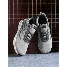OFF LIMITS Men Textured Mesh Non-Marking Running Shoes