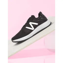 New Balance Women Black & Charcoal Grey Flash Woven Design Running Shoes