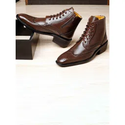 Bxxy Men Block-Heeled Brogue Boots
