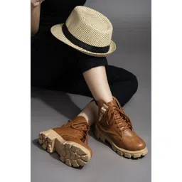 Stylish Trek Boots For Women